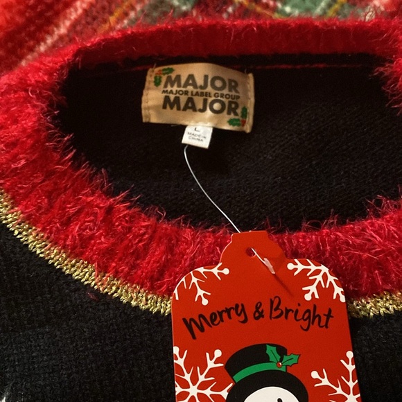 Sweater - Picture 3 of 7